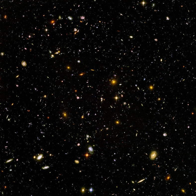 Ultragłębokie Pole Hubble’a (2004)