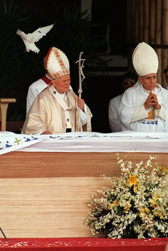 Jan Paweł II w Manili (1995 rok), fot. AFP