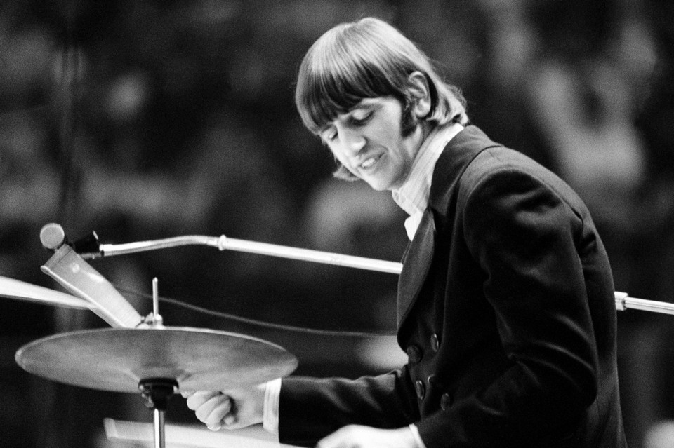 Ringo Starr podczas koncertu w Essen w 1966 r.
