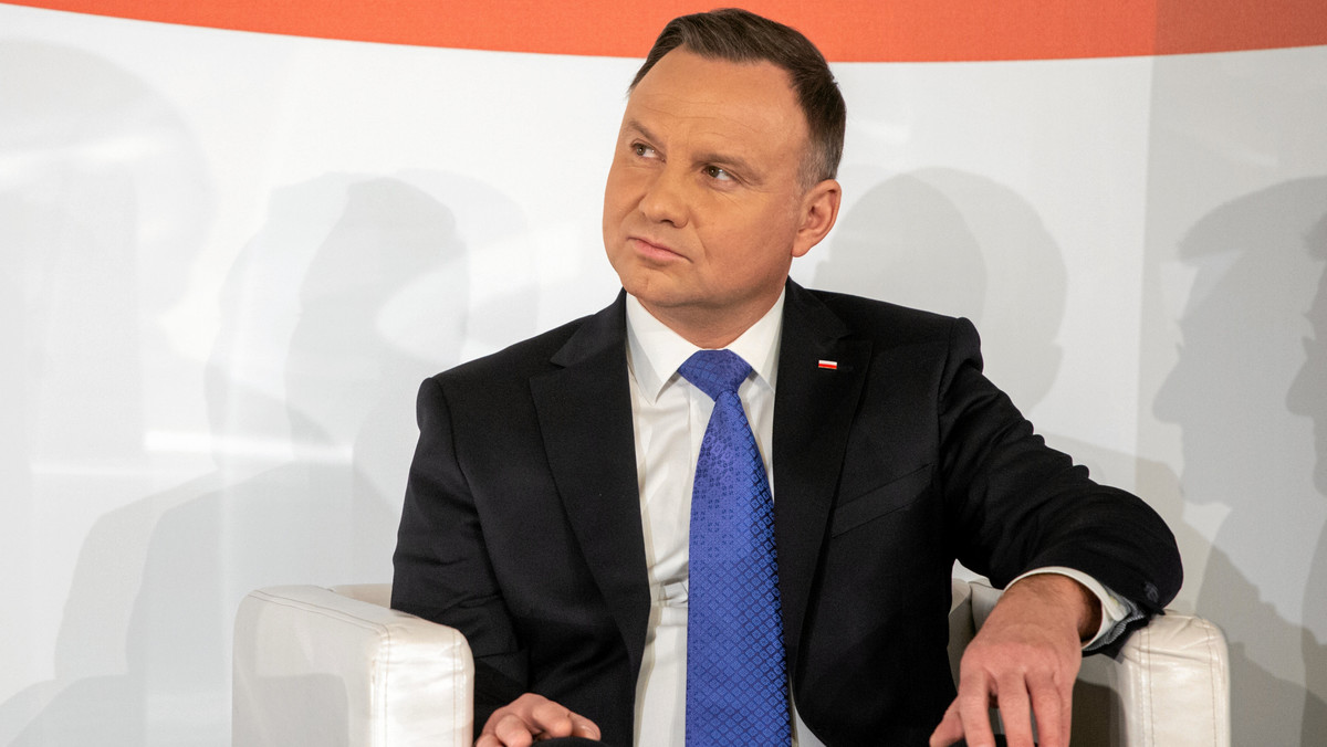 Francuski prawnik zarzuca Andrzejowi Dudzie kłamstwo i łamanie polskiej konstytucji