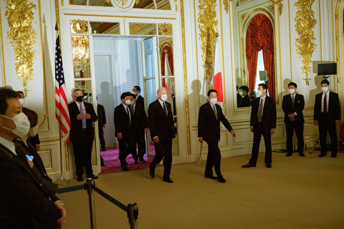 Joe Biden rozpoczął w piątek swoją pierwszą prezydencką podróż do Azji