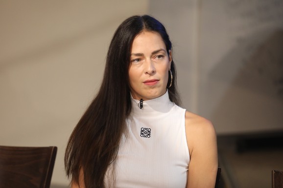 ANA IVANOVIĆ IMA BIZNIS U SRBIJI ZA KOJI SE MALO ZNA Kupila imanje na kojem uzgaja voće, uložila ŠEST MILIONA evra - ovo su svi detalji