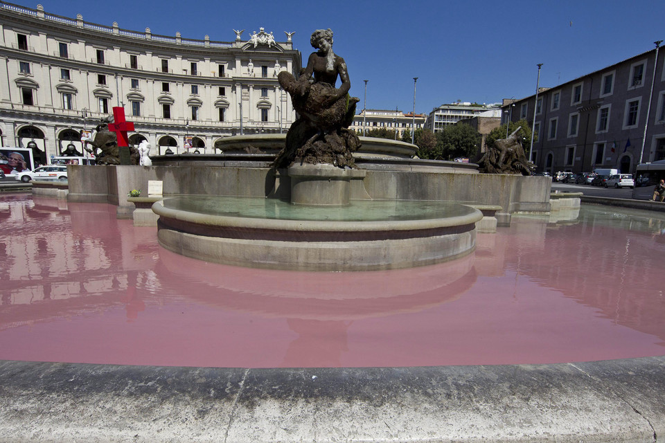 Kolorowy protest w Rzymie