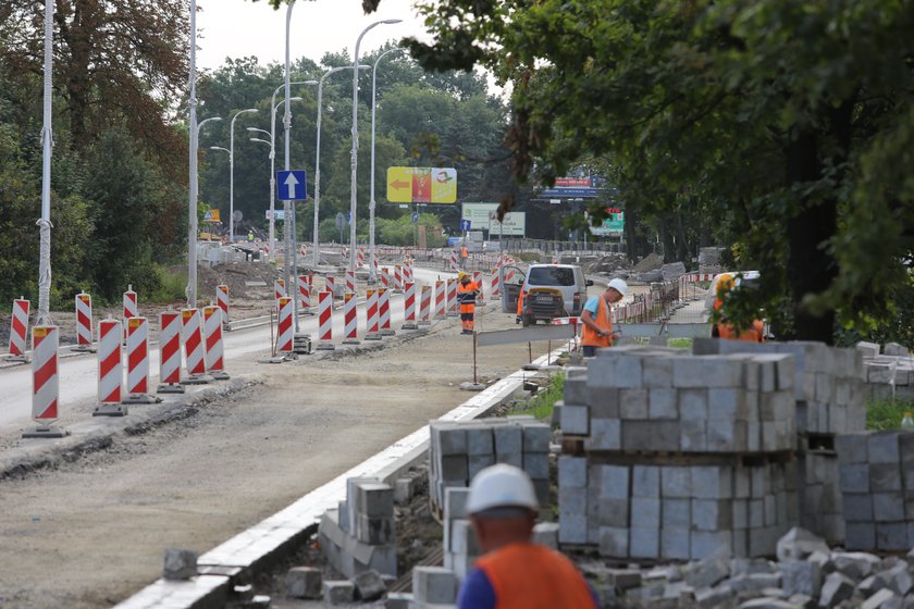 Remontowany odcinek ul. Zywcięskiej we Wrocławiu