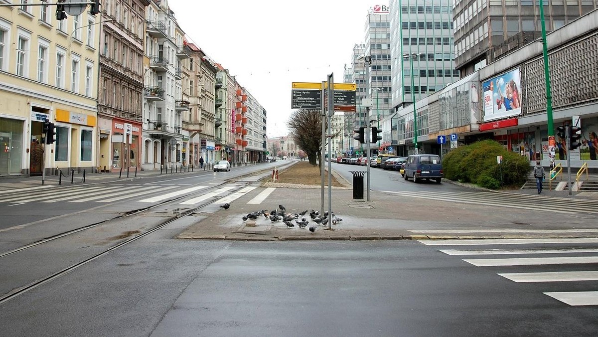 Ograniczenie prędkości do 30 kilometrów na godzinę już wkrótce będzie obowiązywało w samym centrum Poznania. Strefa Tempo poszerzy się o takie ulice jak Święty Marcin i Ratajczaka czy plac Wolności. Z wielu miejsc znikną także sygnalizacje świetlne, a rowerzyści dostaną do dyspozycji kolejne ścieżki.