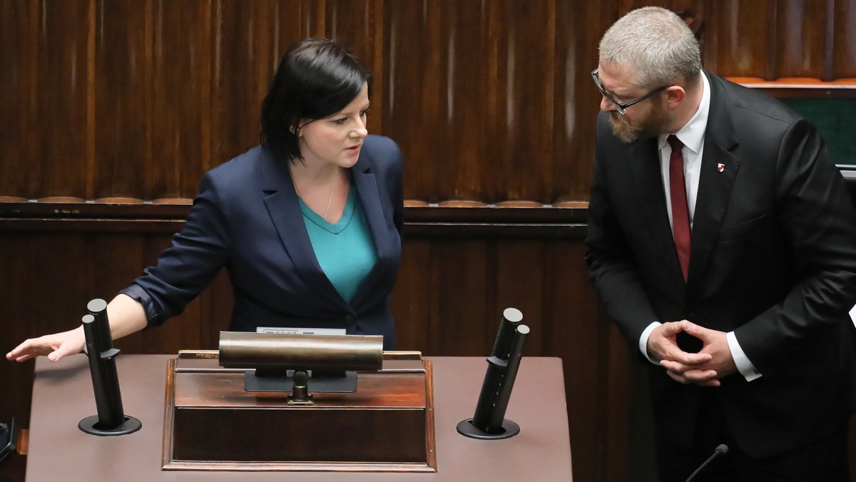 Poseł Konfederacji i Kaja Godek wtargnęli do ministerstwa. Wyprowadziła ich policja 