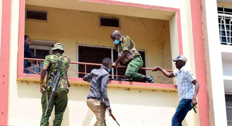 Police gain access to Equity Bank in Kisumu to battle with robbers