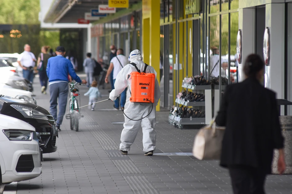 Dezinfekcija se vrši i ispred tržnog centra