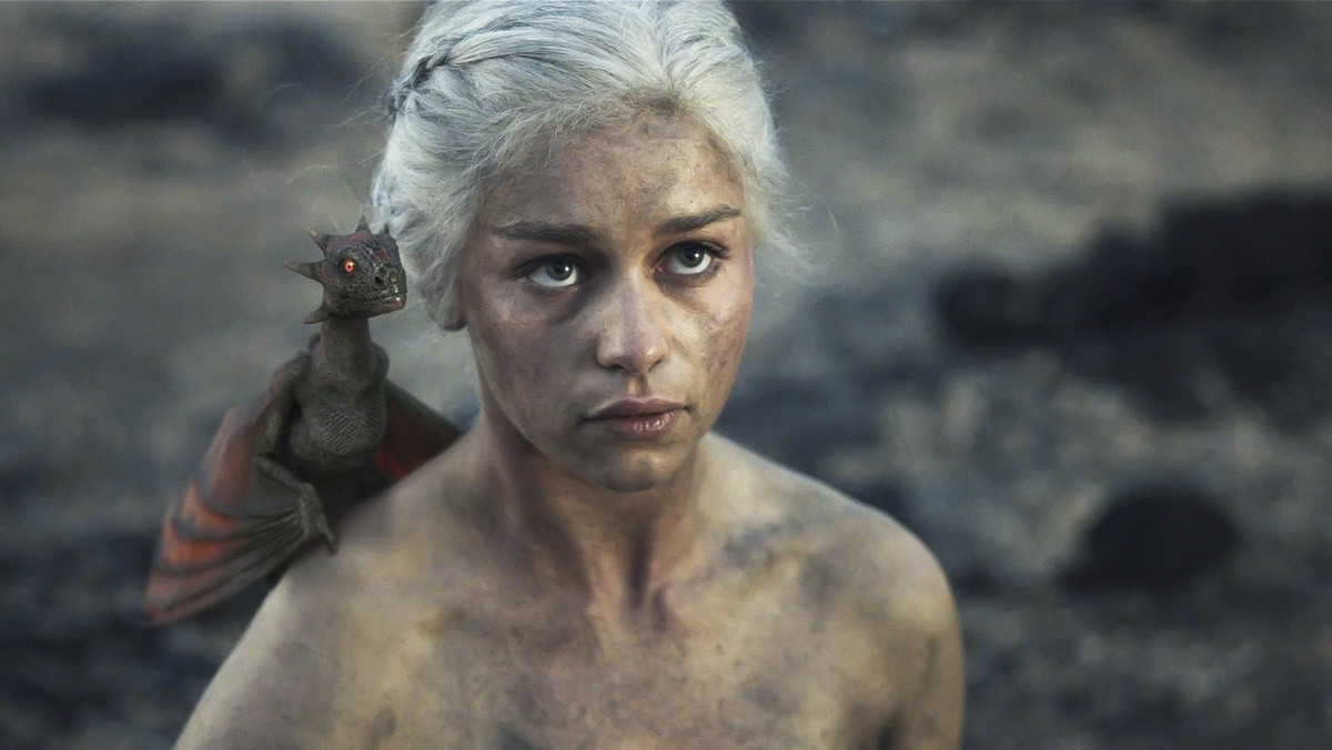 Prace nad ostatnim sezonem serialu "Gra o tron" powoli dobiegają końca. Ekipa jest w trakcie przygotowań kluczowych momentów serii. Emilia Clarke wcielająca się w postać Daenerys Targaryen nagrała już swoją finałową scenę.