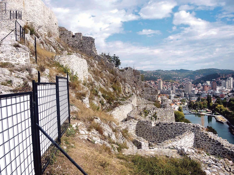 Tvrđava je podignuta najverovatnije u drugoj polovini 14.veka