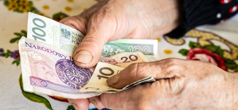 Ponad 1600 zł dodatku do emerytury. Wypłaty świadczeń ruszą w kwietniu