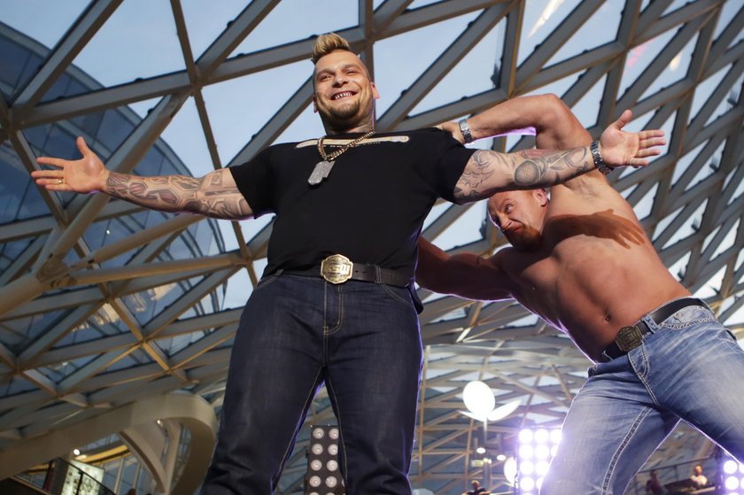 Popek aresztowany przed walką z Pudzianowskim w KSW? Policja dementuje