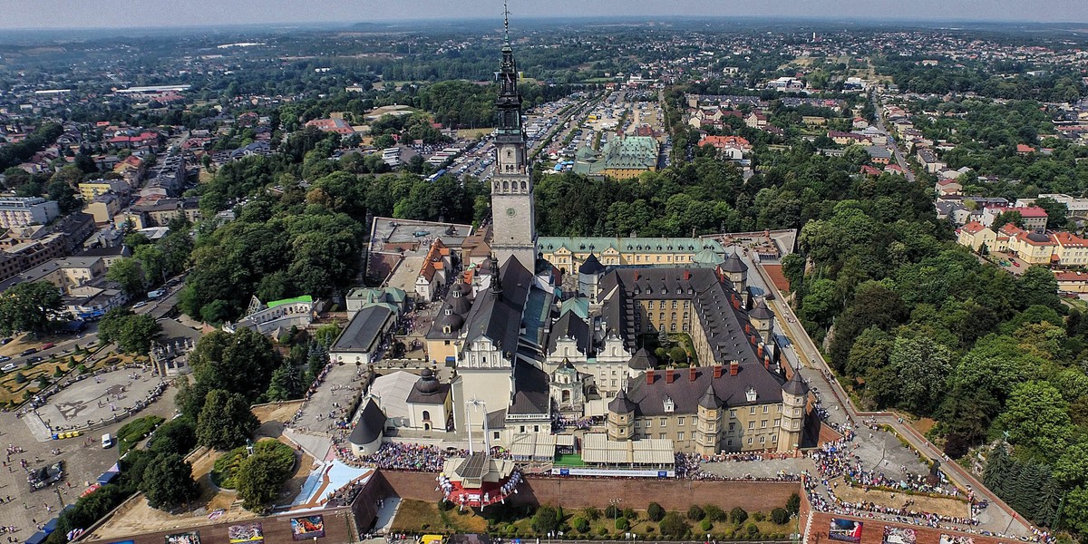 Jasna Góra i tygodnik „Niedziela” odznaczone. „To hołd wdzięczności rządu”