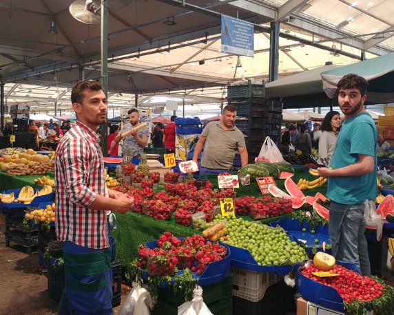 Bazar Bostanlı w Izmirze