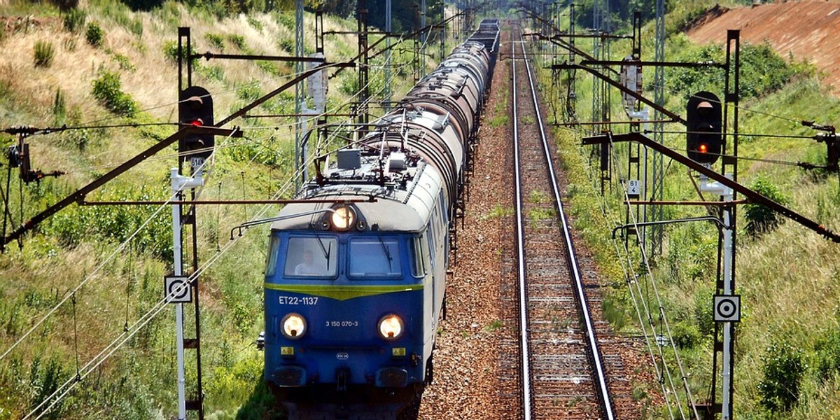 PKP przetestuje użycie baterii słonecznych. Inwestycja ma się zwrócić po 12 latach