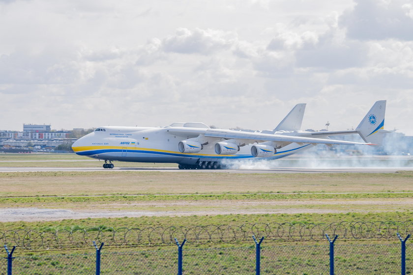 Antonow AN-225