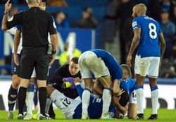 Przerażająca kontuzja w Premier League. Noga Gomesa złamana, jak zapałka [WIDEO]