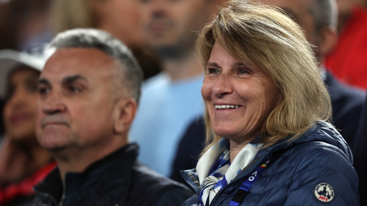 Dijana Đoković kupila psa koji je iste boje kao njena nova boja kose