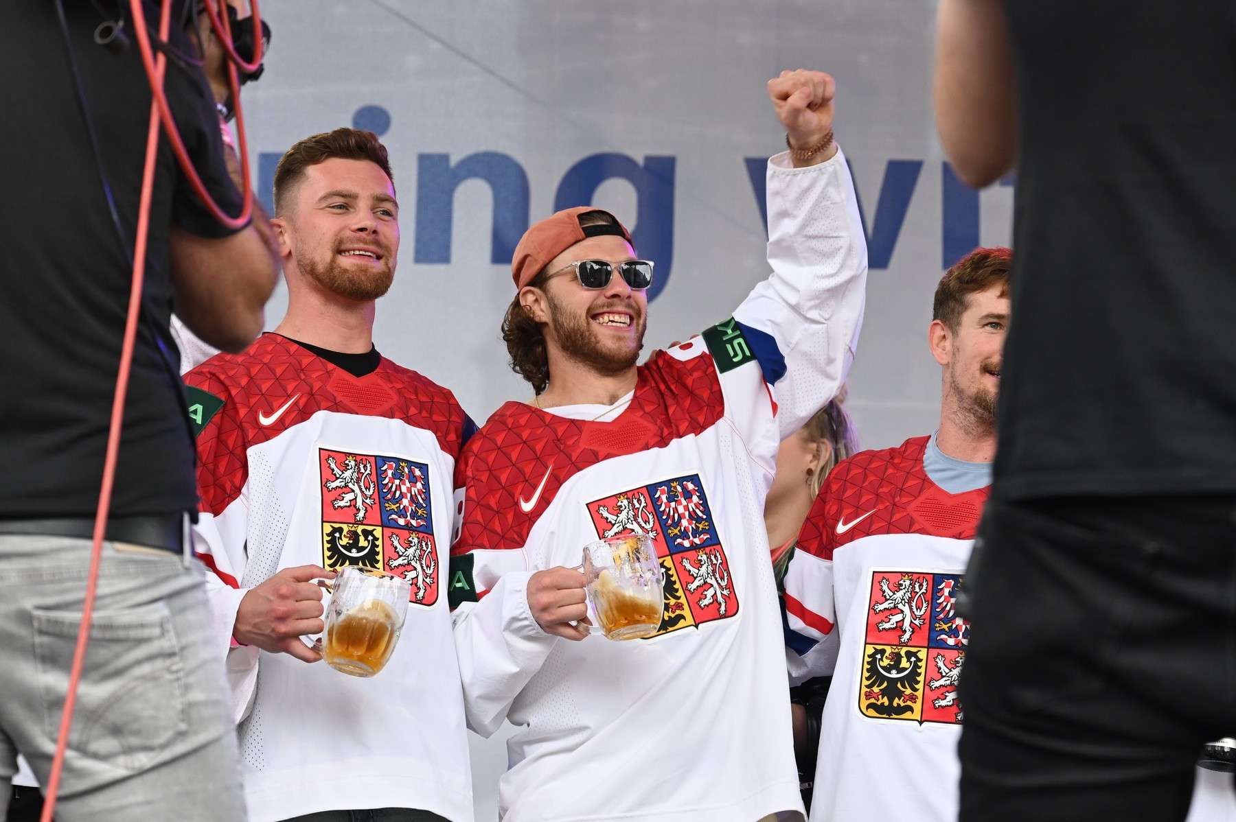 Českí hokejisti oslávili titul majstrov sveta na Staroměstském náměstí.