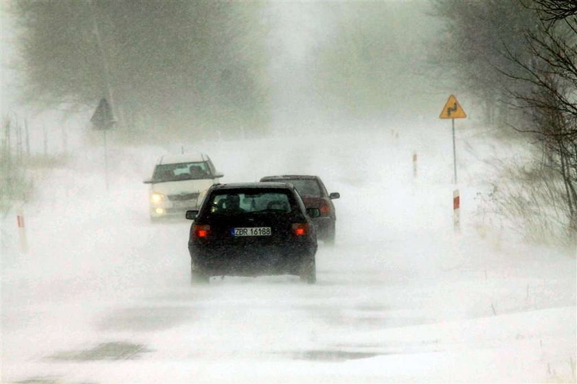 5 cm śniegu i Polska nie robi!