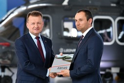 Mariusz Błaszczak podpisał umowę na dostawę śmigłowców AW149.