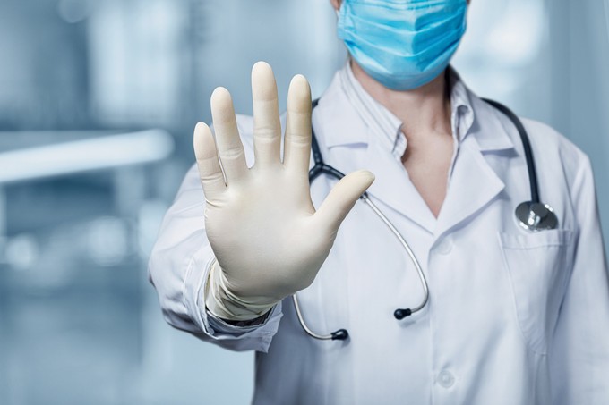Teljeskörű látogatási tilalom a Klinikai Központban