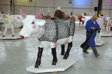 FRANCE-ARTS-CROW-PARADE-PREPARATIONS