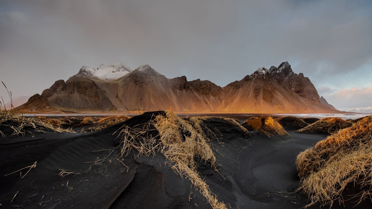 Vestrahorn. Szczyt na południowo-wschodnim wybrzeżu Islandii