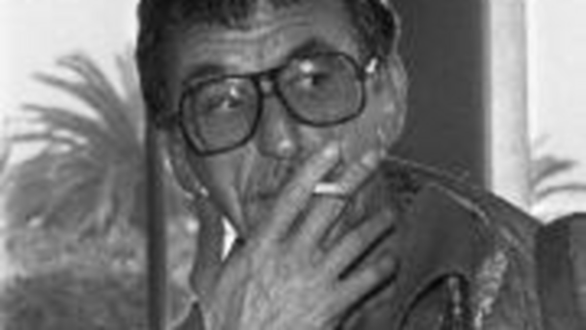 9 października, po kilku miesiącach pobytu w szpitalu, zmarł Herbert Ross - reżyser, choreograf, aktor i producent. Miał 74 lata.