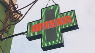 Farmaceuci i lekarze: Pigułka 'dzień po' dla niepełnoletnich tylko ze zgodą rodzica