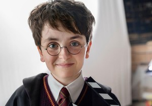 Dominik Meklafin kao Hari Poter | Foto: Aidan Monaghan/HBO
