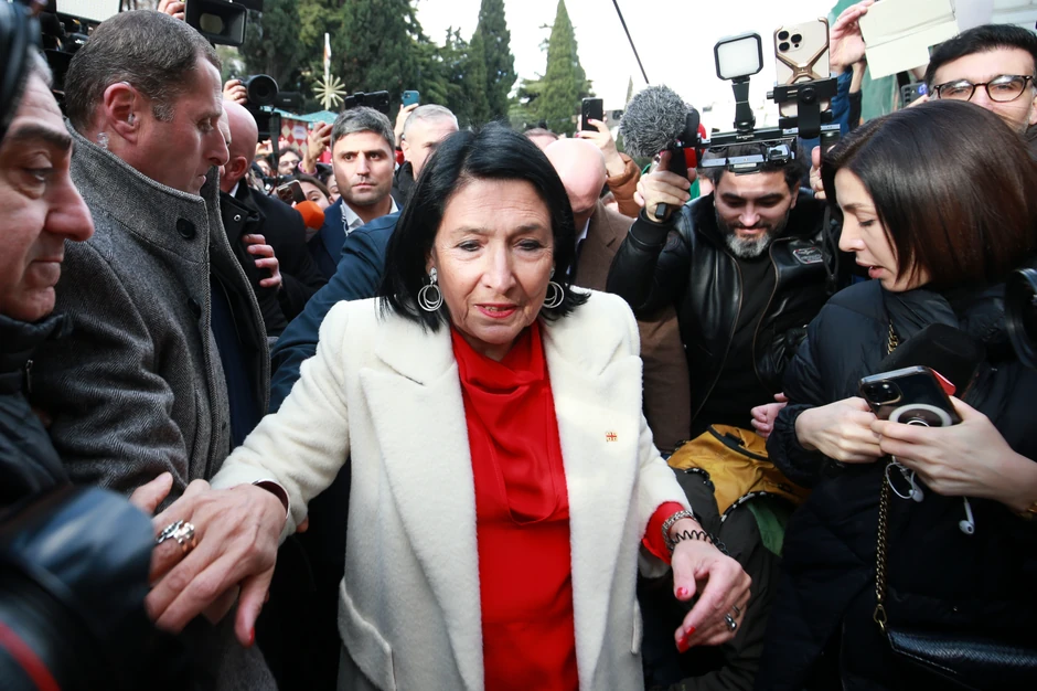 Salome Zurabišvili napušta palatu Orbelijani u Tbilisiju 29. decembra