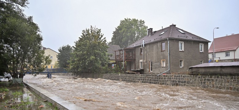 Ewakuacja kolejnych ulic w Lądku-Zdroju. "Sytuacja w mieście jest krytyczna"