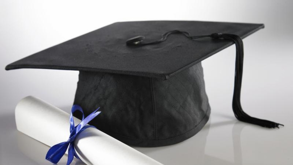 Studenci coraz częściej decydują się na studia doktoranckie