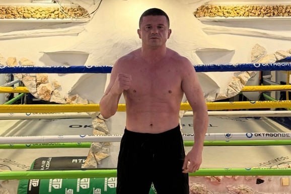 SKINUO SE NOVI DEČKO JOVANE JEREMIĆ Tigar ne prestaje da intrigira - Stisnuo mišiće i pokazao telo: "Samo trening" (Foto)