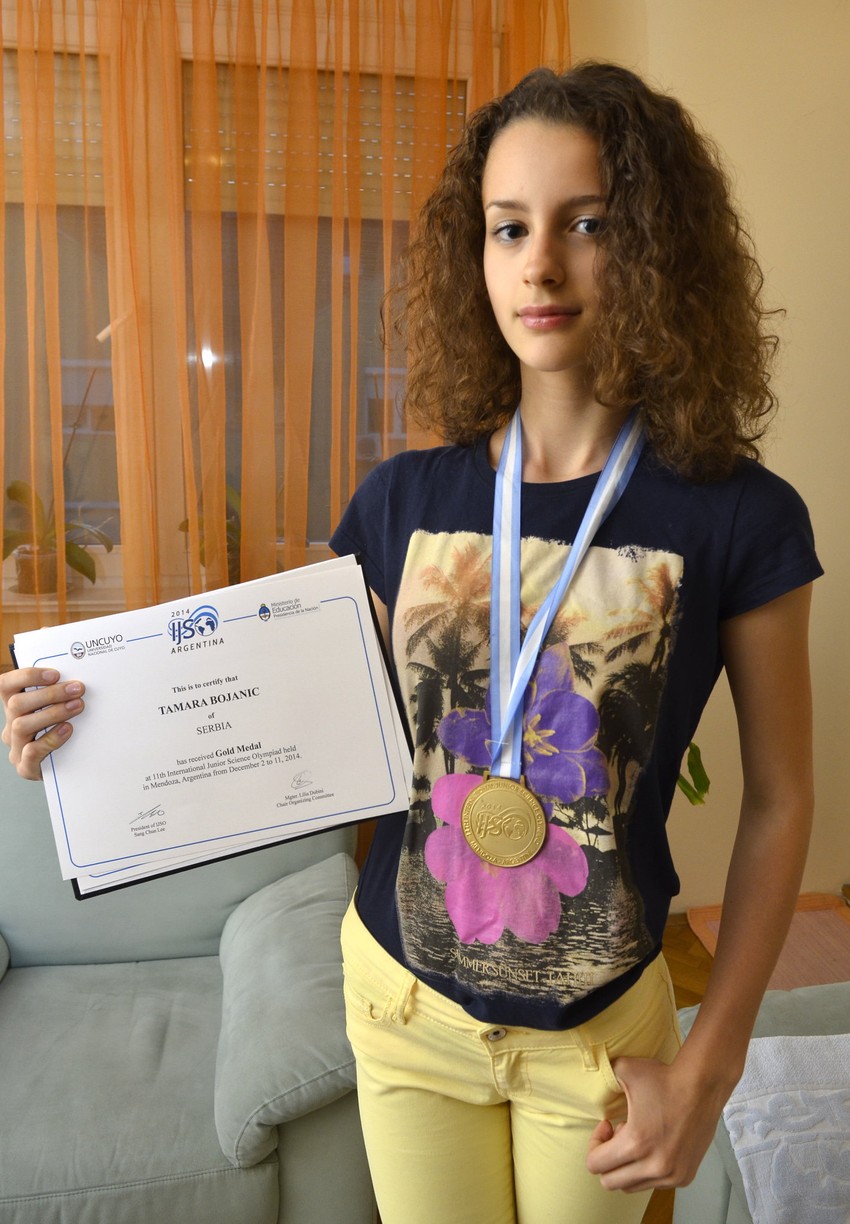 Eksperimente iz hemije radila na fakultetu: Tamara Bojanić