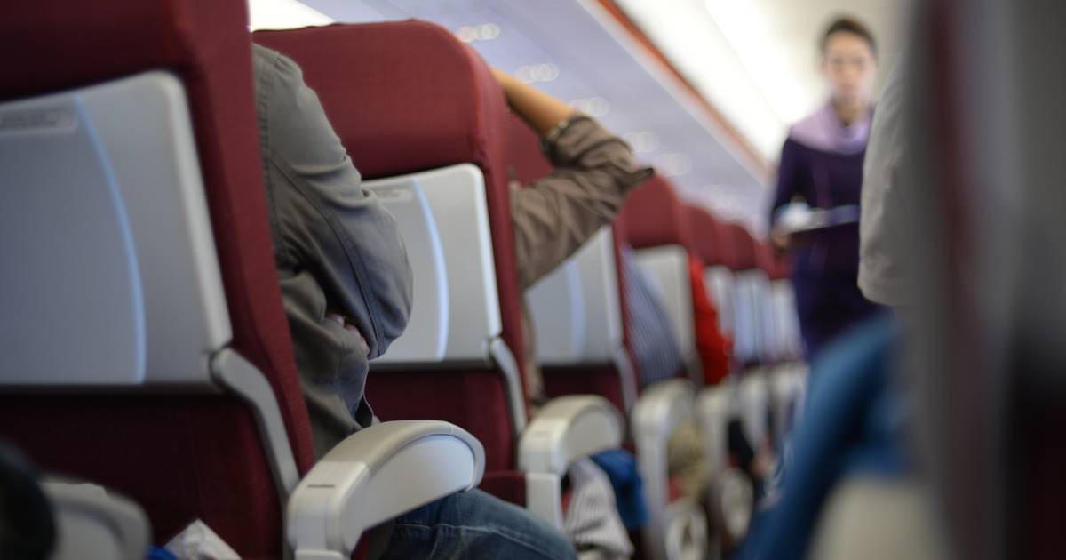 Prowokował, a potem chciał pocałować stewardesę. Pasażer zatrzymany na lotnisku