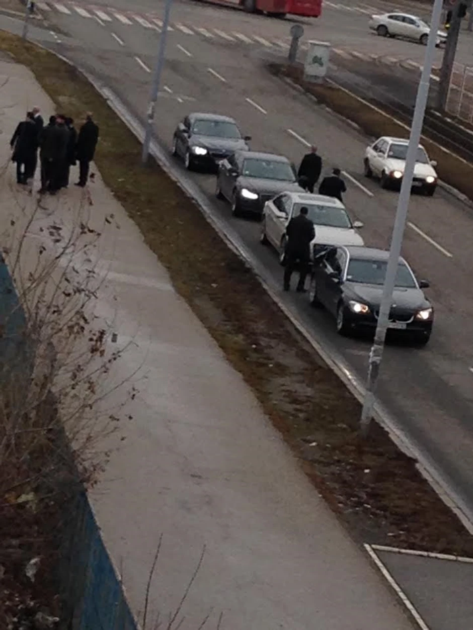 Delegacija u obilasku terena