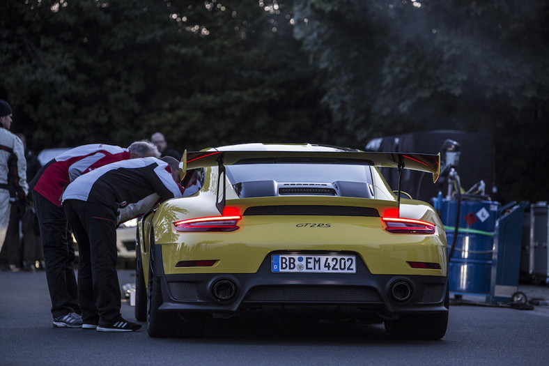 Porsche 911 GT2 RS