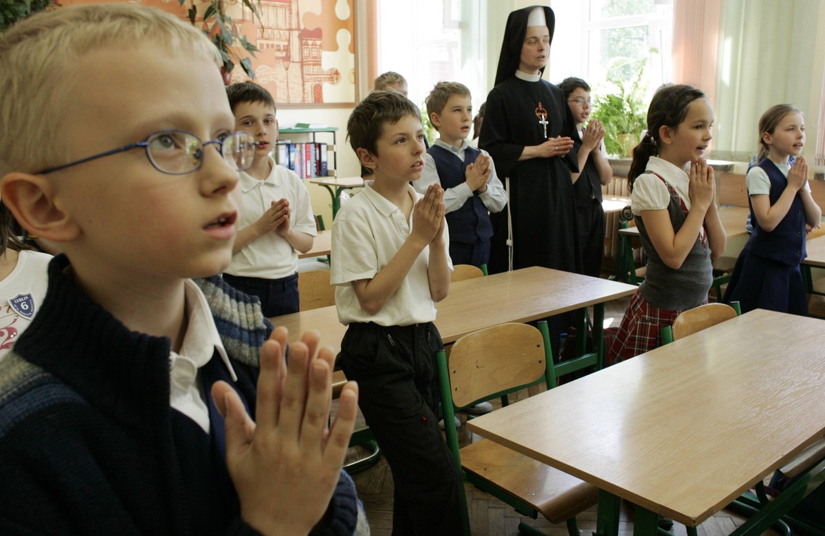 Dzieci na religii w szkole