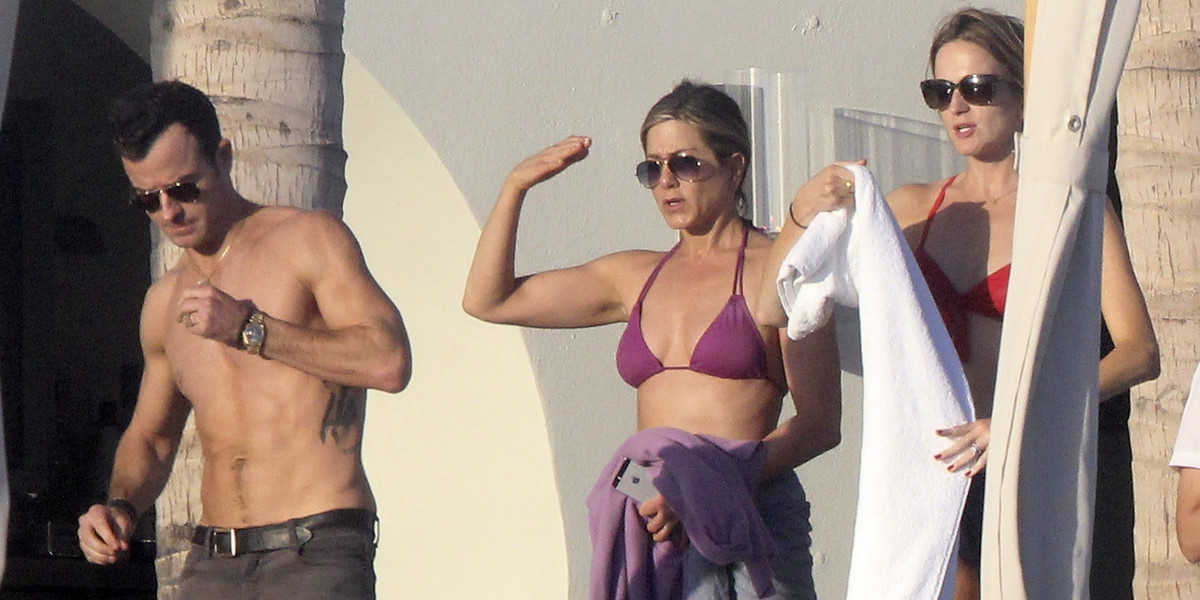 jennifer aniston w bikini