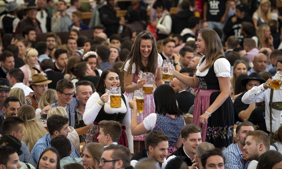 W Monachium rozpoczęło się 185. święto piwa - Oktoberfest