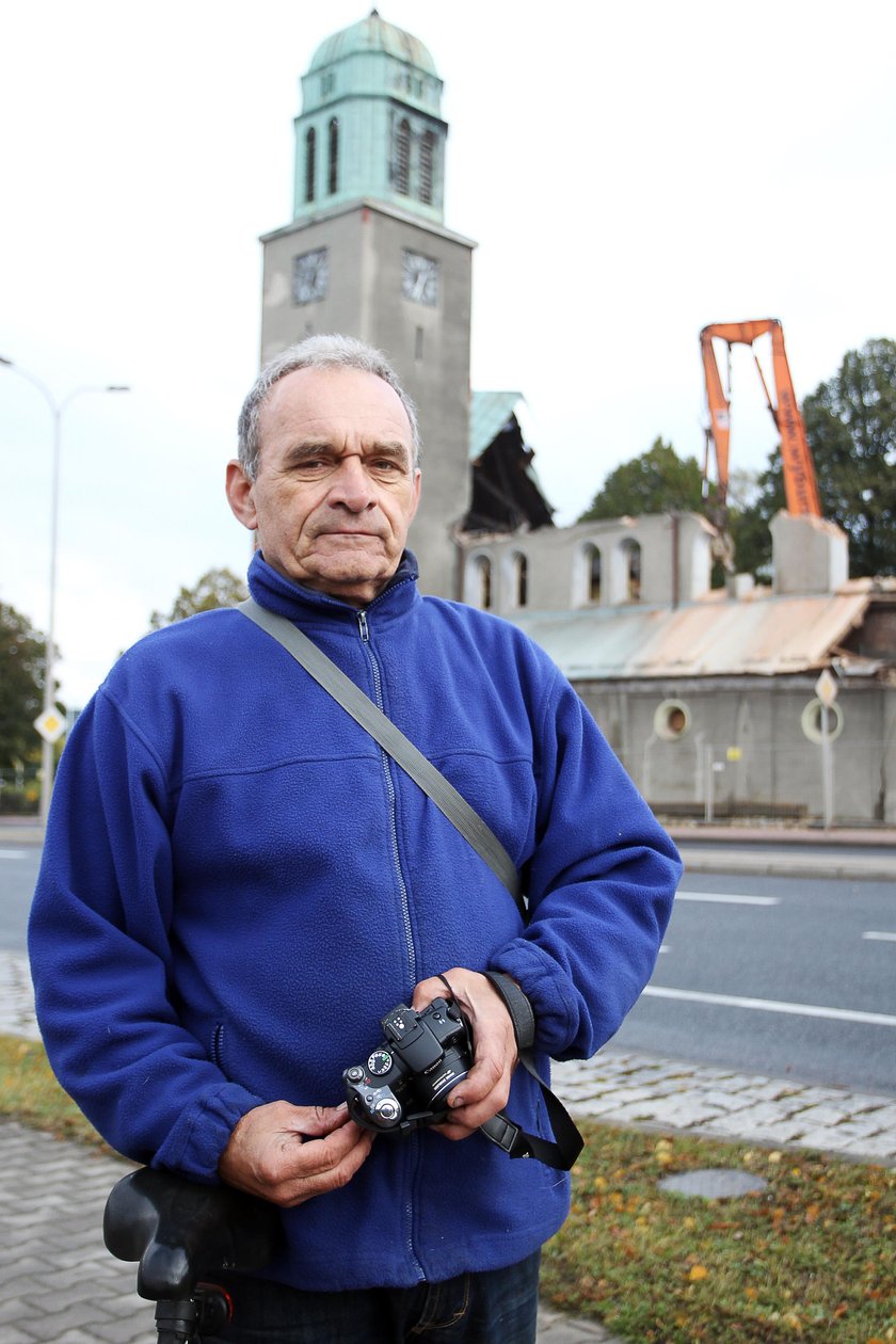 Kazimierz Zaręba od 35 lat jest związany z wyburzanym kościołem