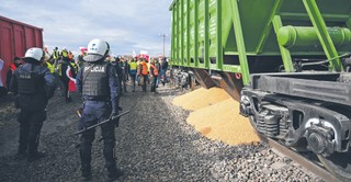 Rolnicy czekają na ruch Donalda Tuska