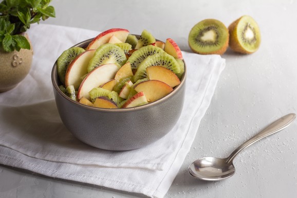 Rešenje za neredovnu stolicu nalazi se na pijaci: Nutricionista otkriva tri voćke koje pokreću lenja creva i podstiču probavu