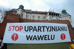 Wawel protest PiS Jarosław Kaczyński