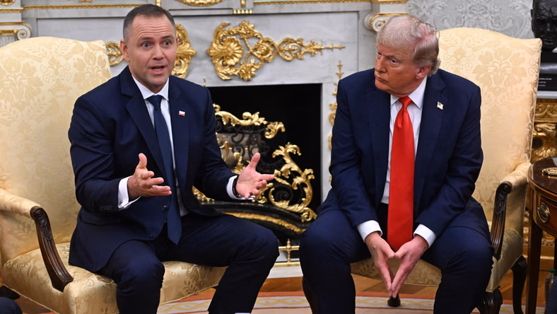 karol-nawrocki-i-donald-trump-w-gabineci