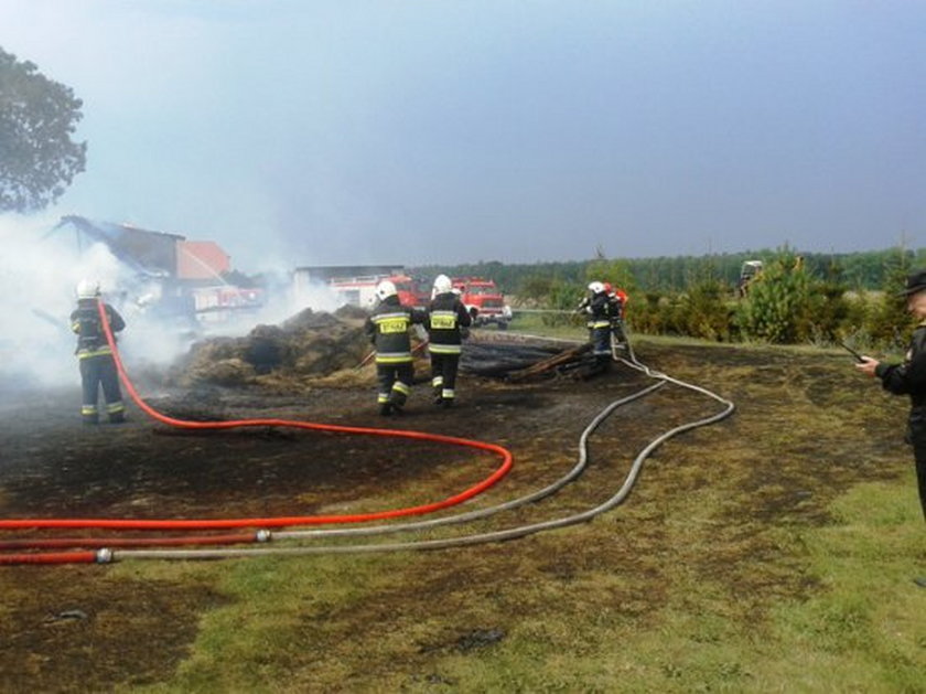 Uderzenie pioruna doprowadziło do pożaru gospodarstwa