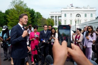 'Piłka jest po stronie Rosji'. Sekretarz generalny NATO mówi o wojnie w Ukrainie i sugeruje redukcję wojsk USA w Europie