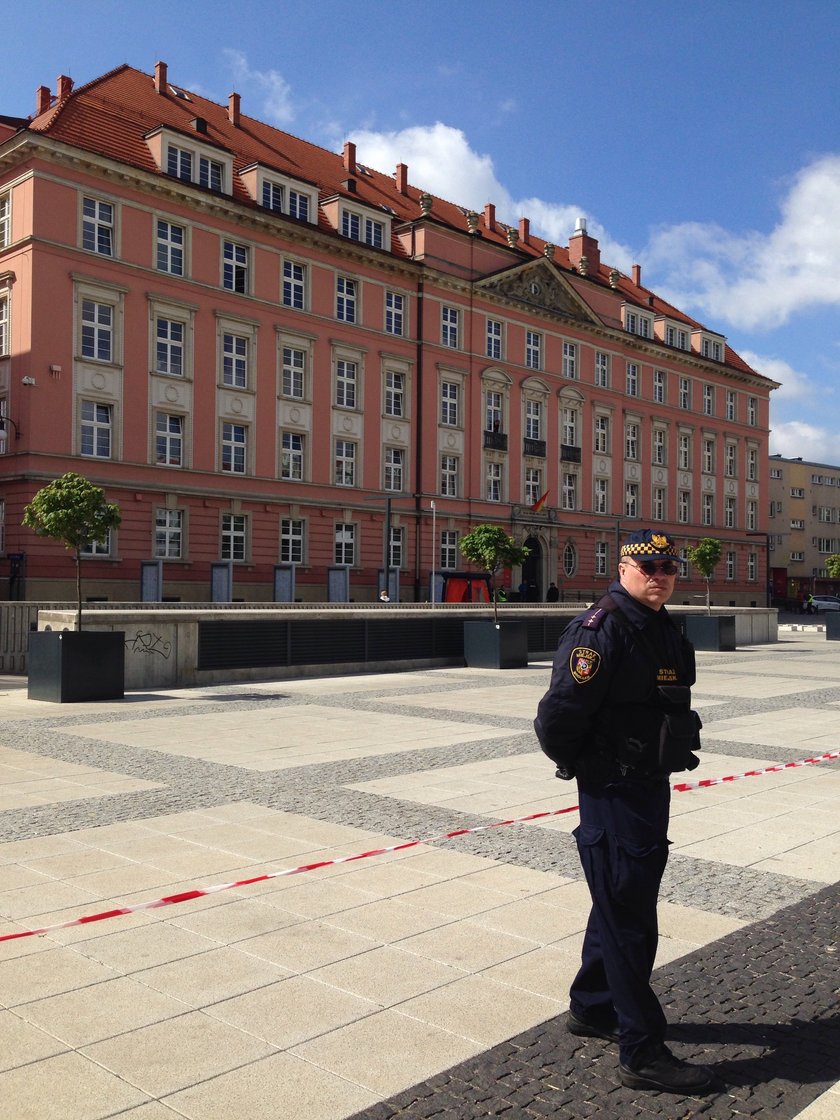 W magistracie przy pl. Nowy Targ znaleziono podejrzaną przesyłkę